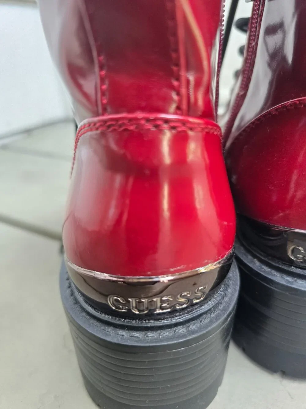 Guess Red faux leather combat boots with a 7-inch shaft - Picture 4 of 9